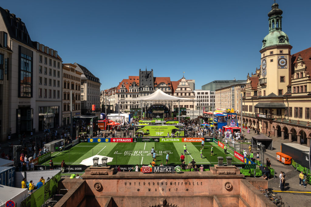 Fan Festival zum UEFA Conference League Finale 2026 auf dem Markt