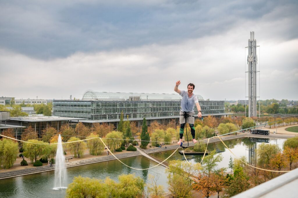 Slackliner zur Hobbymesse Leipzig 2026